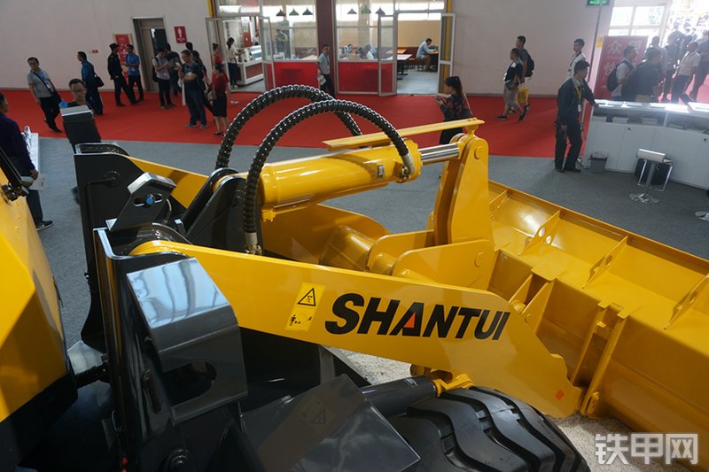 山推SL33H装载机展会( )