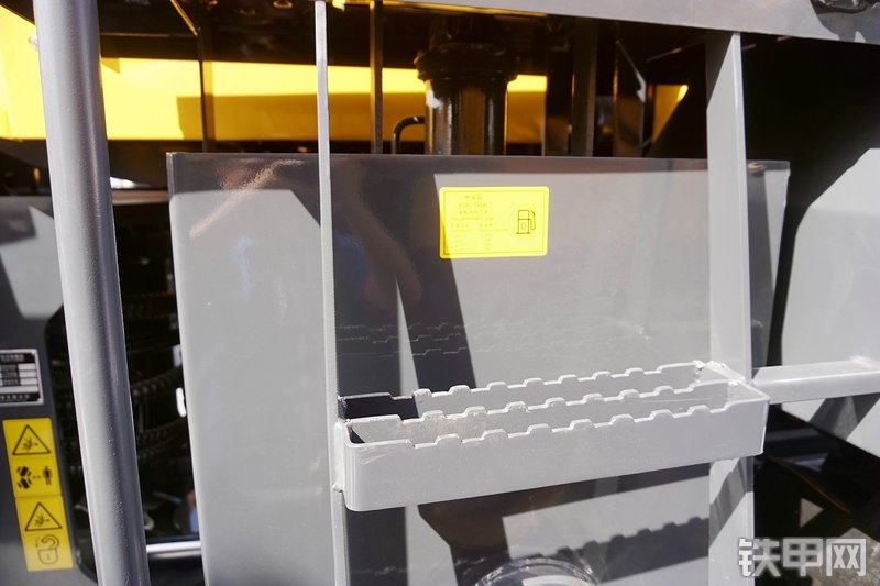 德工DG965-Ⅱ装载机展会( )