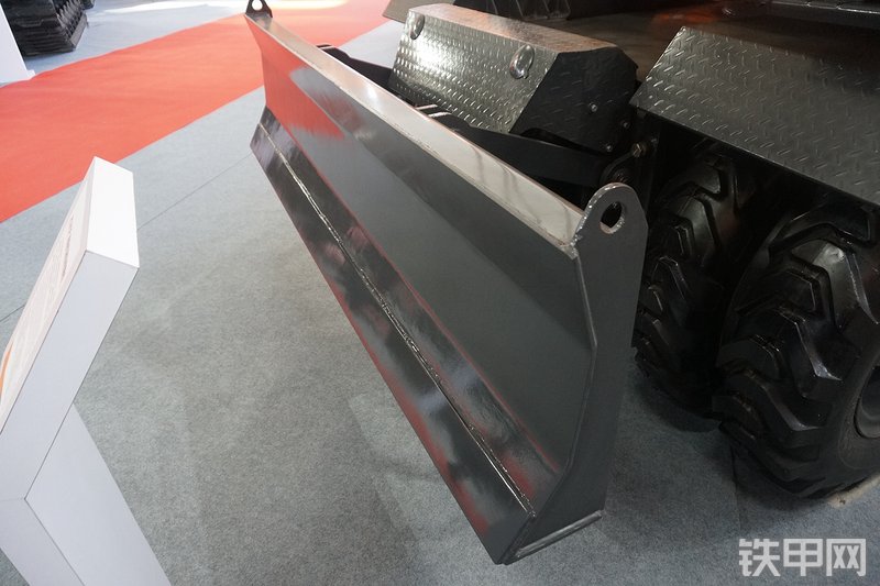 詹阳重工JYL615F挖掘机展会( )