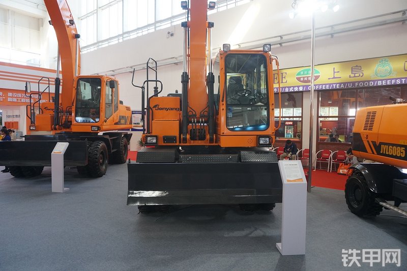 詹阳重工JYL615F挖掘机展会( )