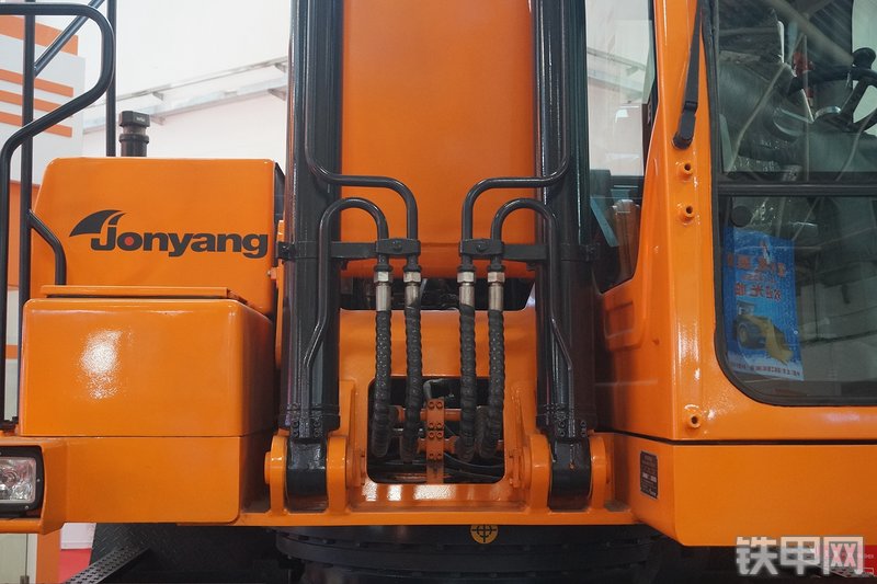 詹阳重工 JYL621F挖掘机展会( )