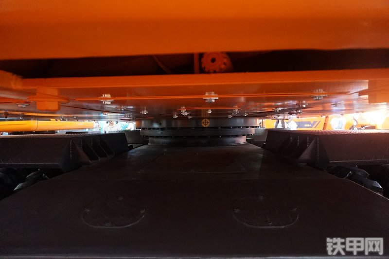 詹阳重工 JYL621F挖掘机展会( )