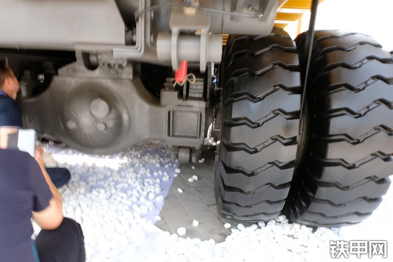 山东临工CMT106非公路自卸车展会( )