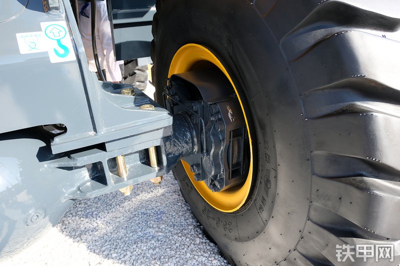 国机重工GZ66T装载机展会( )