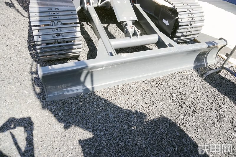 柳工CLG9075E挖掘机展会( )