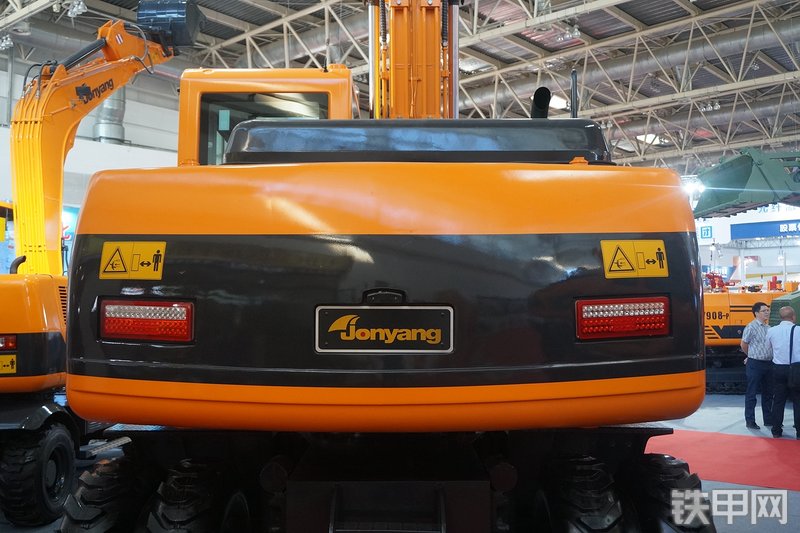 詹阳重工JYL615F挖掘机展会( )