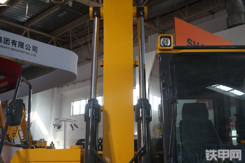 山推SE130-9挖掘机展会( )