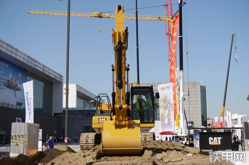 卡特彼勒新一代cat323液压挖掘机