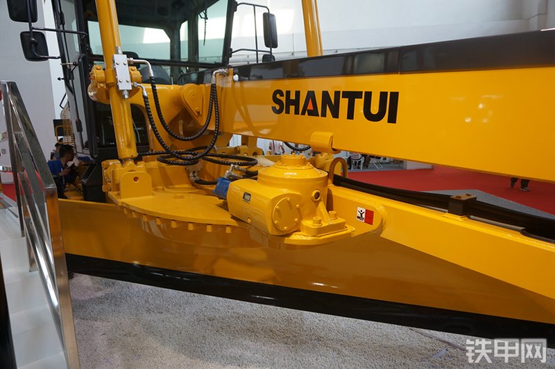 山推SG21-3平地机展会( )