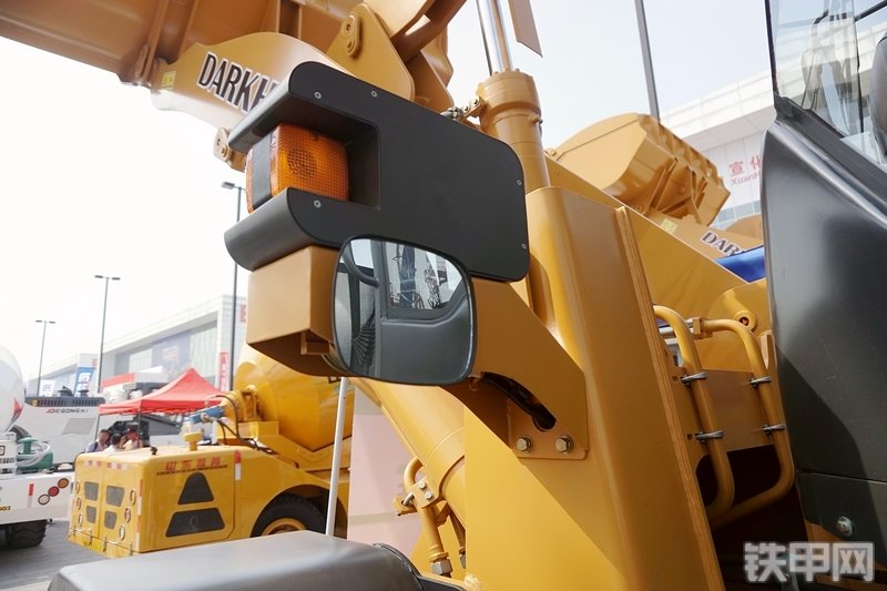 中泽华威HM833HG装载机展会( )