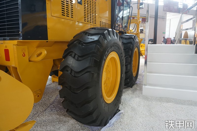 山推SG21-3平地机展会( )