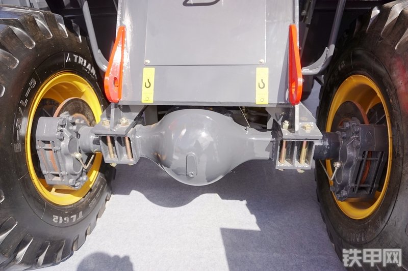 德工DG938N装载机展会( )