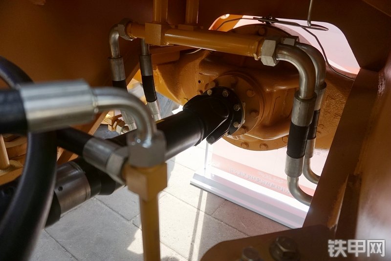 中泽华威HM856HG装载机展会( )