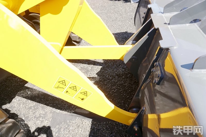 柳工CLG835H装载机展会( )