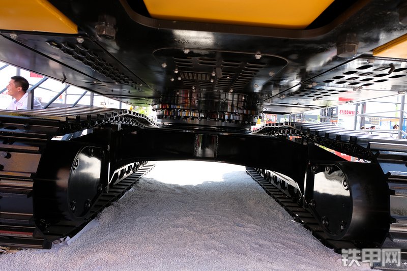 三一重工SY395H挖掘机展会( )