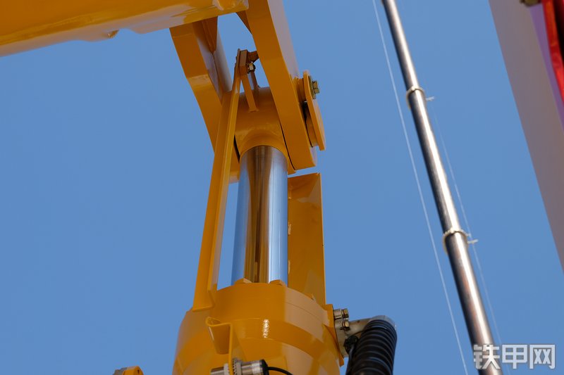 国机重工GZ66T装载机展会( )