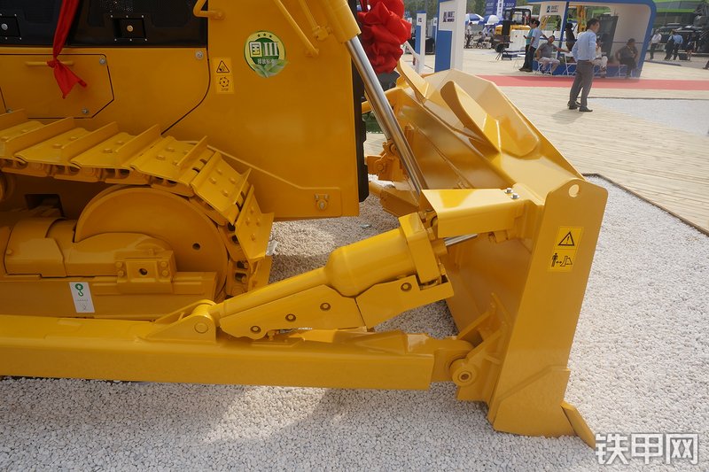 国机重工gtq170推土机展会( )