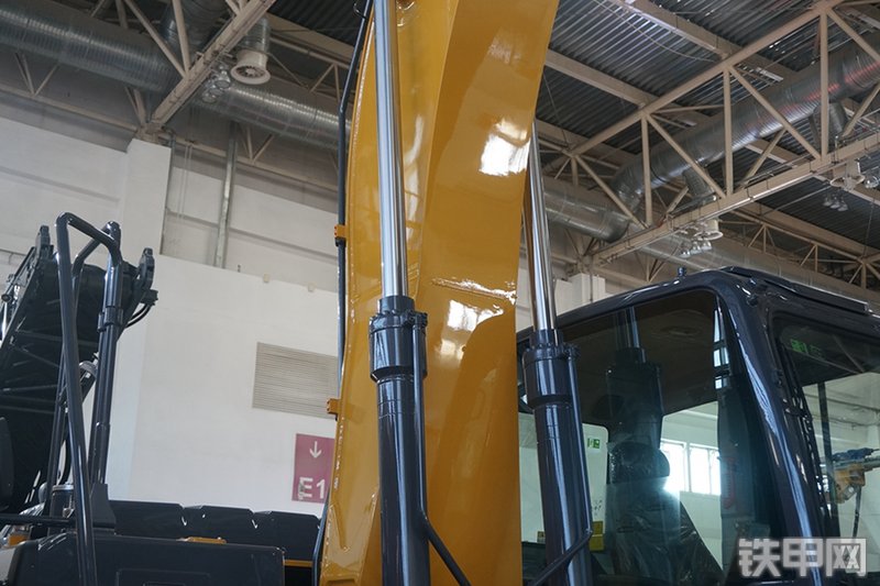 徐工XE215D挖掘机展会( )