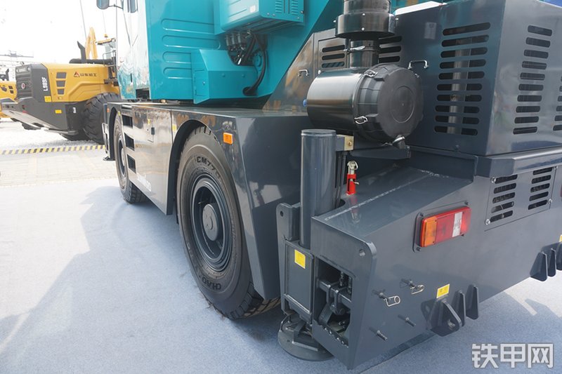 山河智能SWRT25起重机展会( )