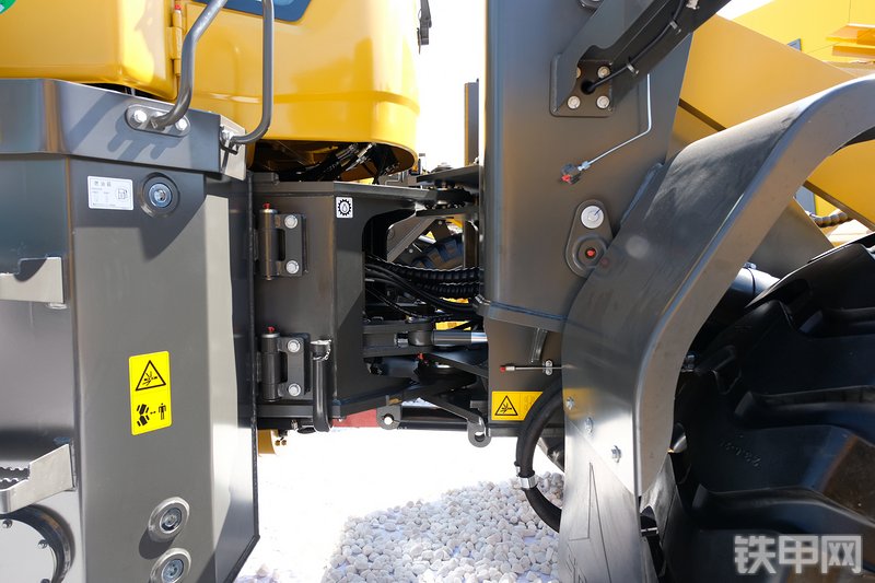 山东临工L955FC装载机展会( )