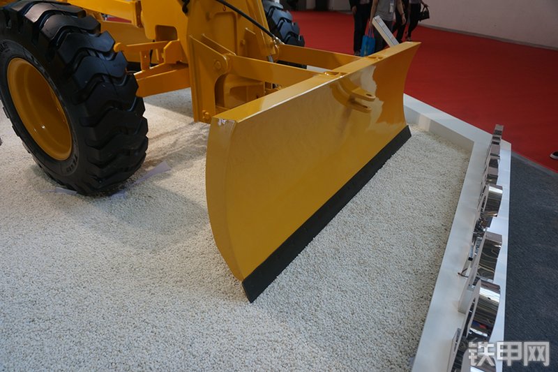 山推SG21-3平地机展会( )