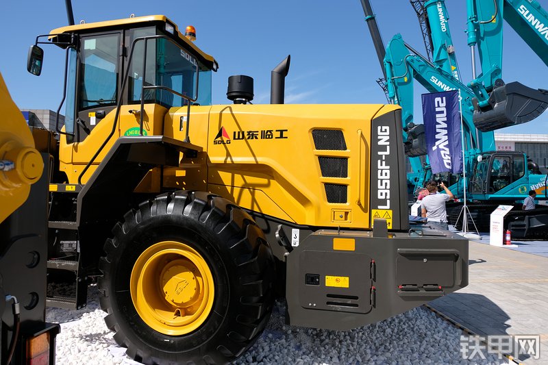 山东临工L956F-LNG装载机展会( )