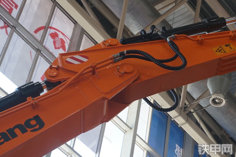 詹阳重工JYL615F挖掘机展会( )