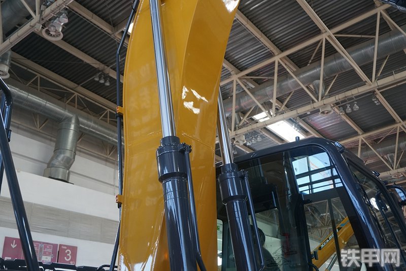 徐工XE215D挖掘机展会( )