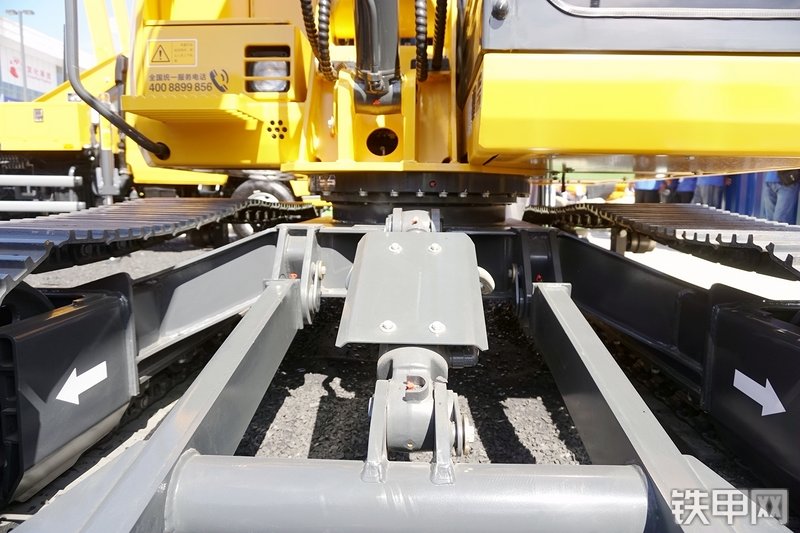 柳工CLG9075E挖掘机展会( )