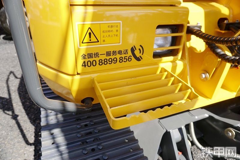 柳工CLG9075E挖掘机展会( )