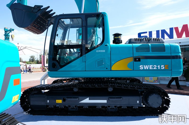 山河智能SWE215E挖掘机展会( )