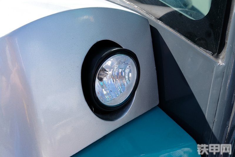 山河智能SWE25UF挖掘机展会( )