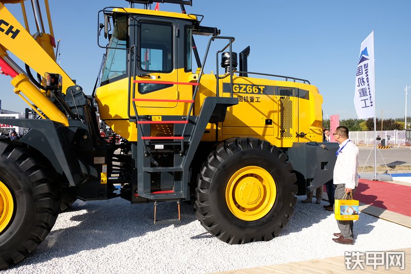 国机重工GZ66T装载机展会( )