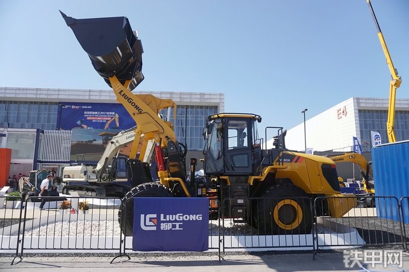 柳工VL80A装载机展会( )