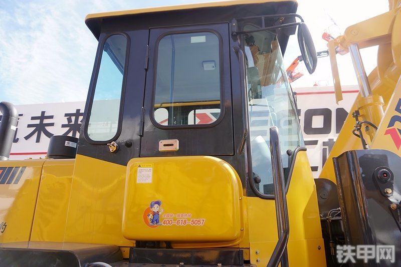 德工DG938N装载机展会( )