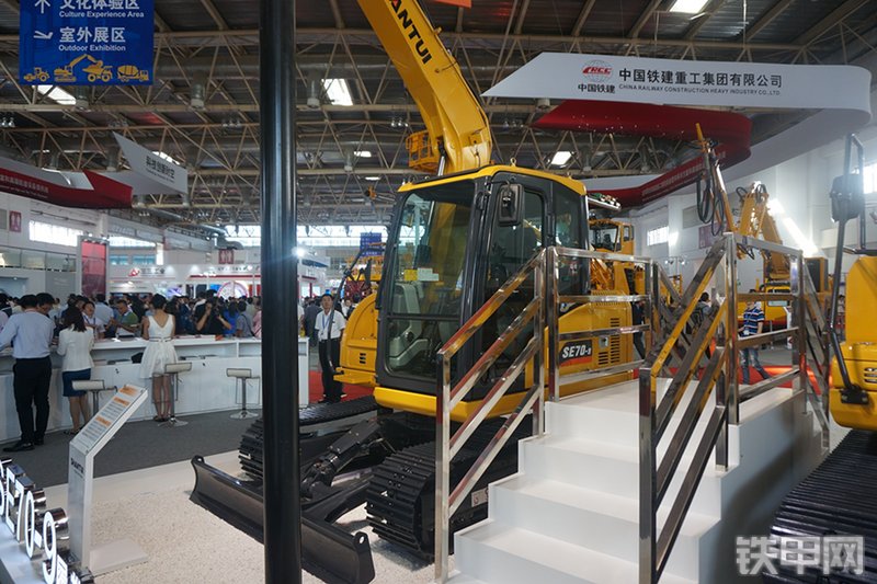 山推SE70-9挖掘机展会( )