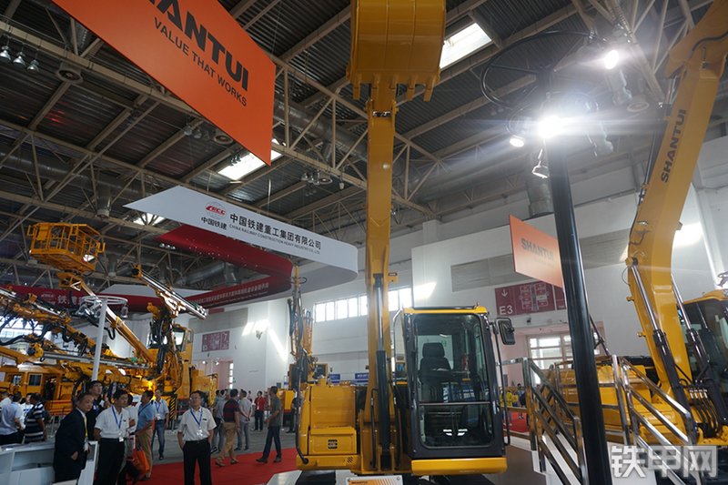 山推SE70-9挖掘机展会( )