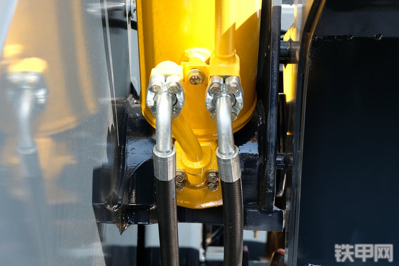 国机重工GZ66T装载机展会( )