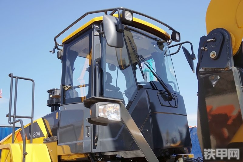 柳工VL80A装载机展会( )