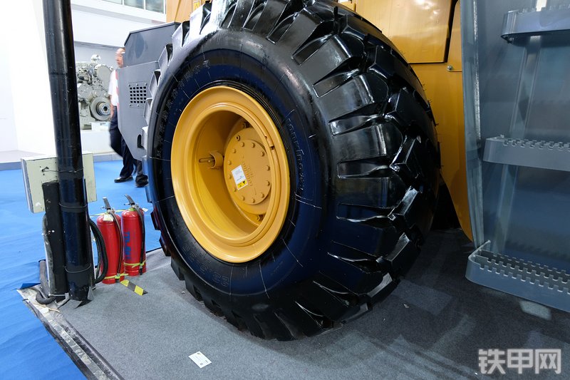 龙工LG855N装载机展会( )