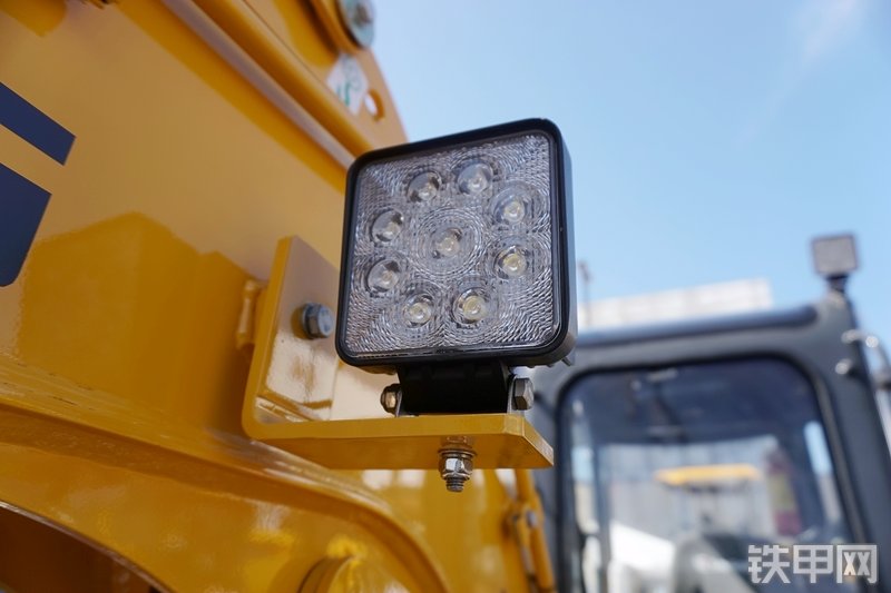 柳工CLG9035E挖掘机展会( )