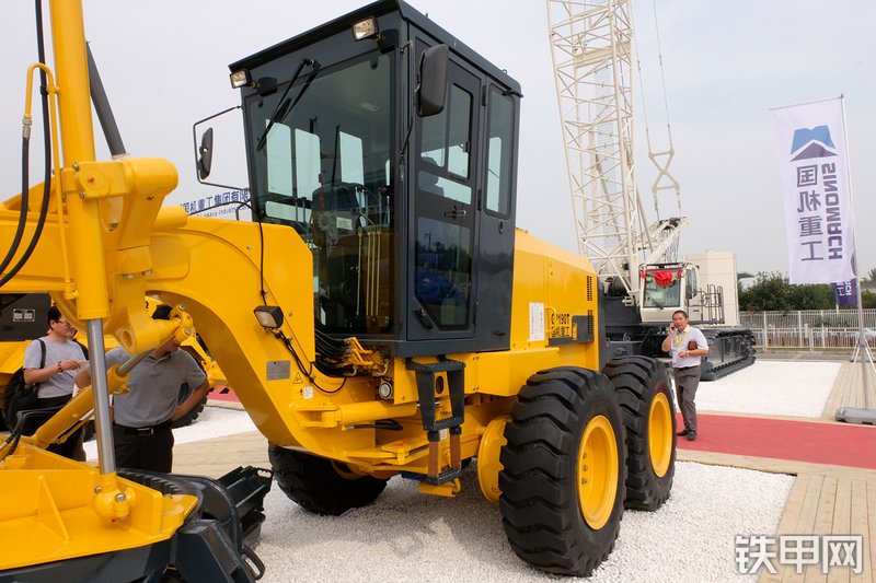 国机重工GP190T平地机展会( )