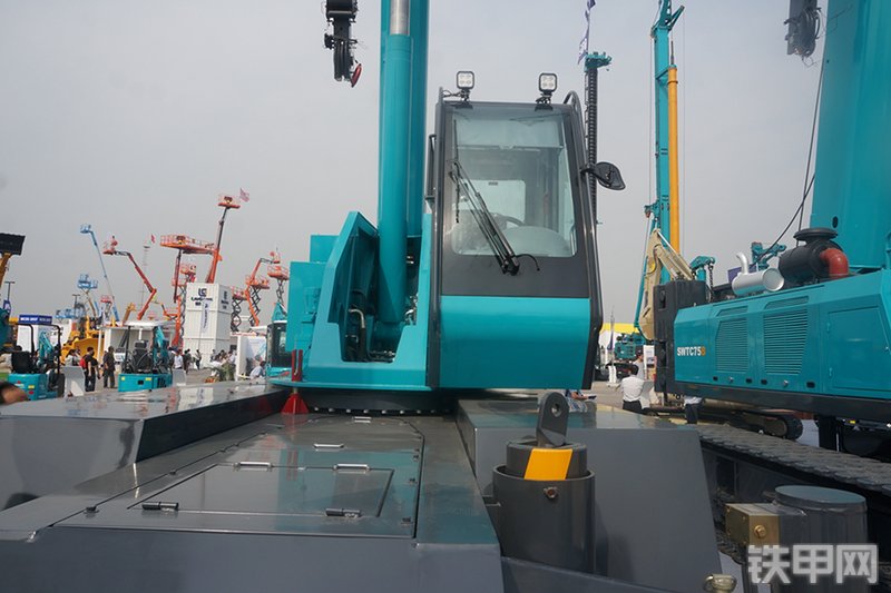 山河智能SWRT25起重机展会( )