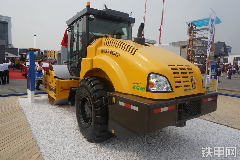 国机重工gys221压路机展会( )