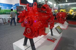 东风康明斯QSZ13-C550发动机展会( )