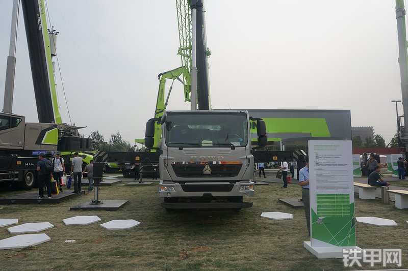 中联重科ZTF550V起重机展会( )