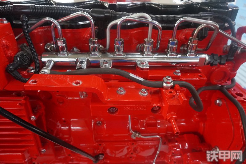 东风康明斯QSB6.7-C140发动机展会( )