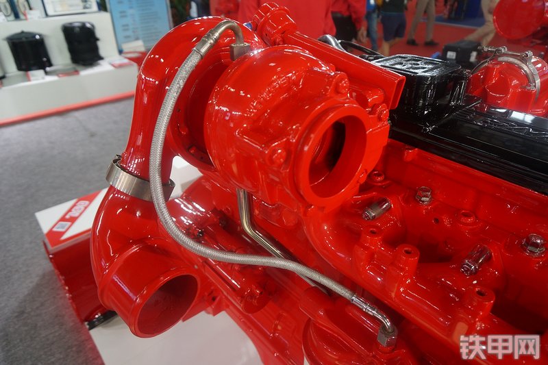 东风康明斯QSL8.9-C340发动机展会( )