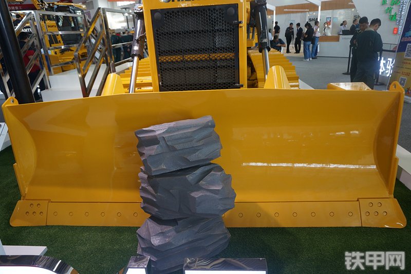 山推SD17推土机展会( )