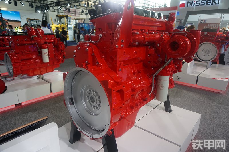 东风康明斯QSZ13-C525发动机展会( )